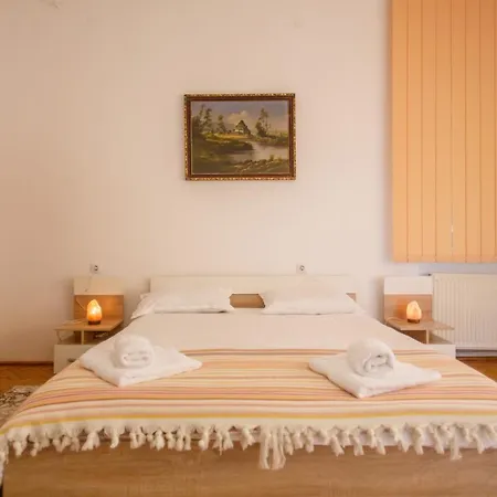 בראשוב Barok Apartments מראה חיצוני תמונה